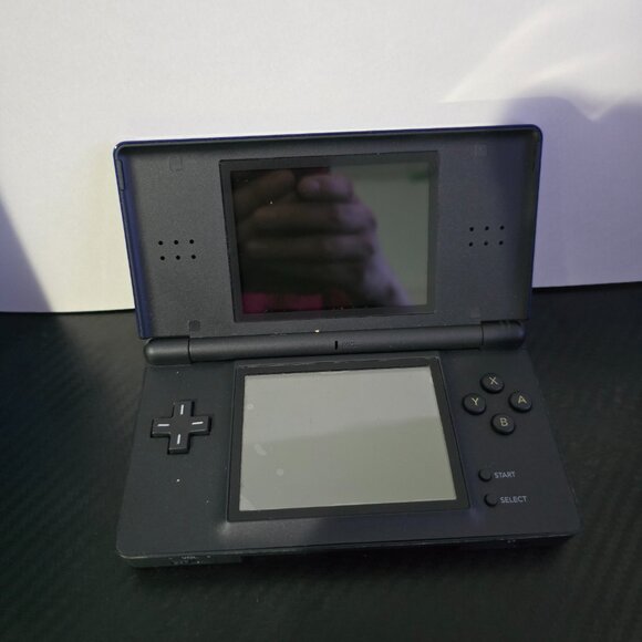 Blue Nintendo DS Lite W/Carrying Case + Charger - Picture 2 of 6